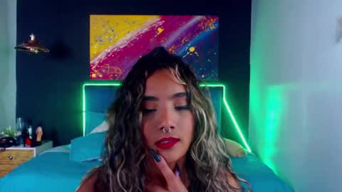 M E G A N   online show from 01.30.25