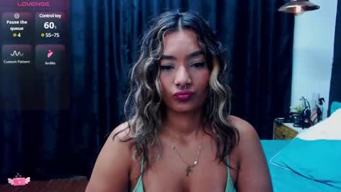 M E G A N   online show from 02.03.25