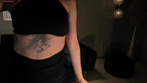 Megan Cross online show from 11.11.25