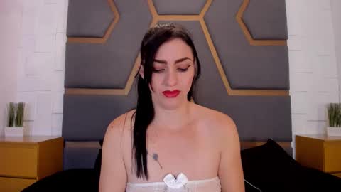 Megan Hofman online show from 11.06.25