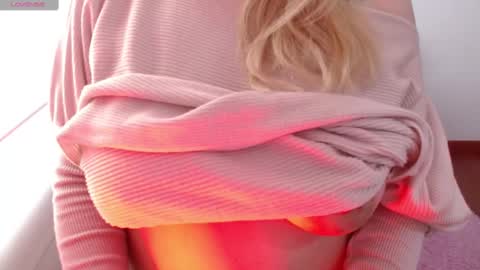 MEGAN online show from 02.05.25