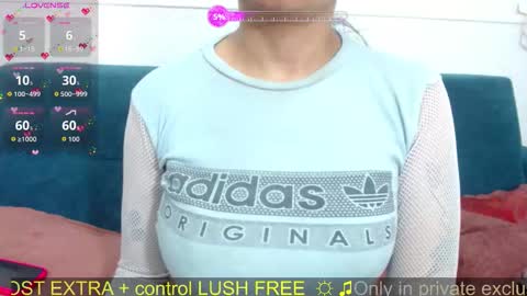 Snapshot of megannrouse_ chatting on 09.10.25 MEGAN online show from 09.10.25