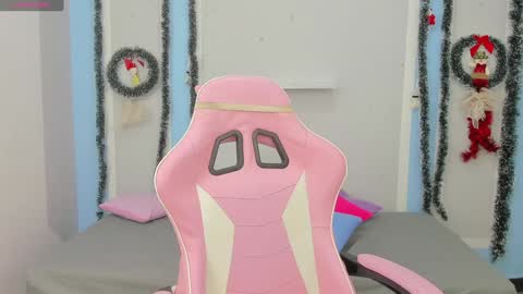 Megan Queen online show from 12.30.24