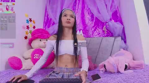 Snapshot of meganrouss7 chatting on 12.03.25 Megan online show from 12.03.25