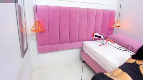 Megan  online show from 10.11.25