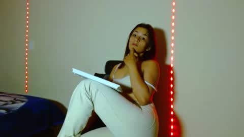 meganxox25 online show from 04.14.26