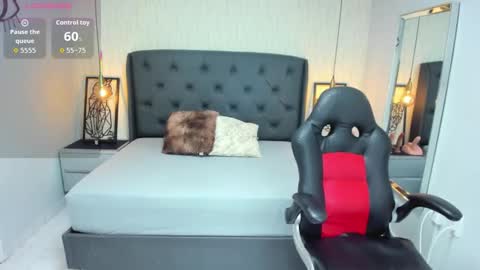 M E G A N  online show from 10.17.25