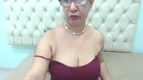 Snapshot of megatitsxxx chatting on 12.31.24 milfpleasure online show from 12.31.24