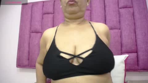 Snapshot of megatitsxxx chatting on 01.29.25 milfpleasure online show from 01.29.25