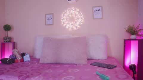 Snapshot of meggie_1j chatting on 11.12.25 Meggie 1J online show from 11.12.25