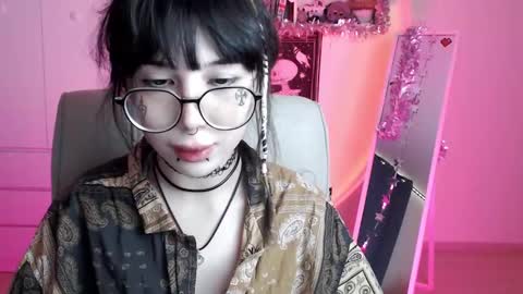 Snapshot of meitenshi chatting on 01.22.25 mori3 online show from 01.22.25