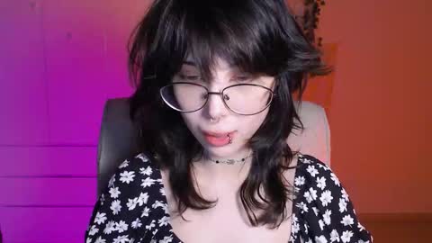 Snapshot of meitenshi chatting on 09.14.25 mori3 online show from 09.14.25