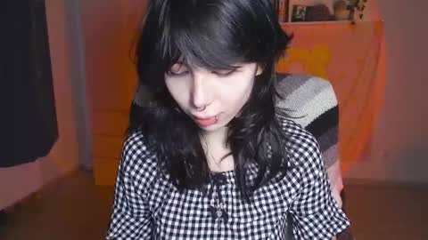 Snapshot of meitenshi chatting on 11.06.25 mori3 online show from 11.06.25