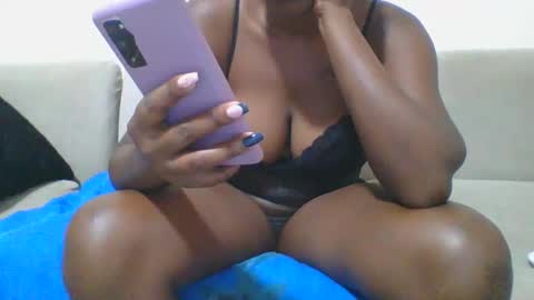 pretty online show from 03.11.25