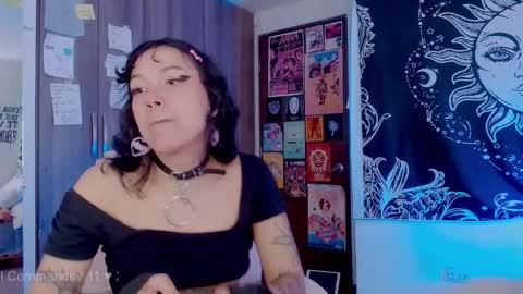 Melissa  -  -  Please help me to reach 100 thumbs up online show from 10.08.25