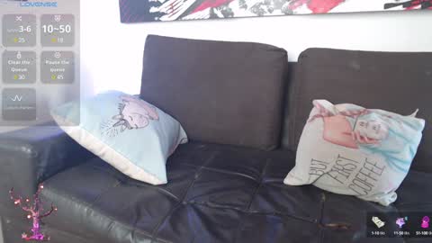 Snapshot of mel_raise chatting on 01.10.25 mel raise online show from 01.10.25