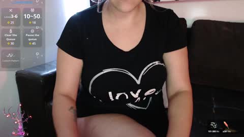 Snapshot of mel_raise chatting on 01.22.25 mel raise online show from 01.22.25