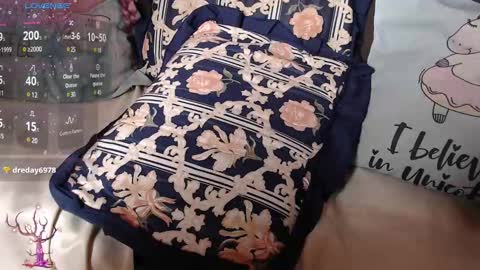 Snapshot of mel_raise chatting on 02.09.25 mel raise online show from 02.09.25