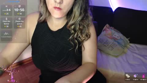 Snapshot of mel_raise chatting on 03.12.25 mel raise online show from 03.12.25