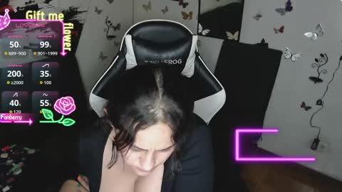 Snapshot of mel_raise chatting on 09.30.25 mel raise online show from 09.30.25