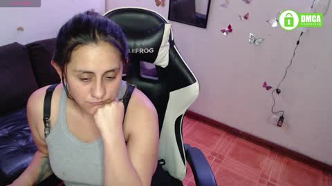 Snapshot of mel_raise chatting on 11.13.25 mel raise online show from 11.13.25