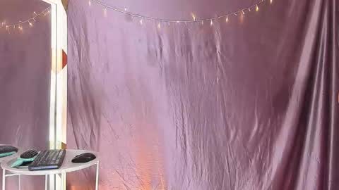 Snapshot of mel_rousse chatting on 02.05.26 mel_rousse online show from 02.05.26