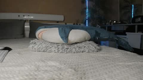  Start every day 2000 - 700 online show from 02.15.26