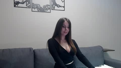 Snapshot of meladams chatting on 01.29.25 meladams online show from 01.29.25
