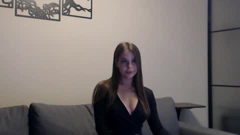Snapshot of meladams chatting on 09.22.25 meladams online show from 09.22.25