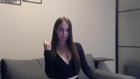 Snapshot of meladams chatting on 09.25.25 meladams online show from 09.25.25