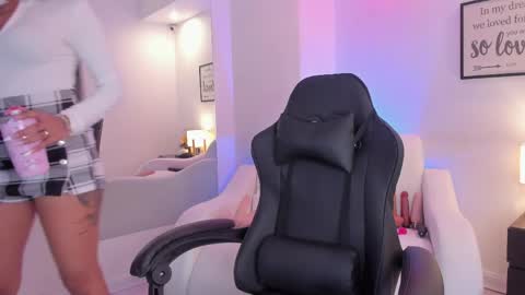 melan_owen online show from 04.08.26