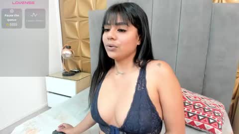 Snapshot of melani_dream chatting on 02.17.25 Melani online show from 02.17.25