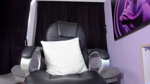 melani greyy online show from 01.15.25