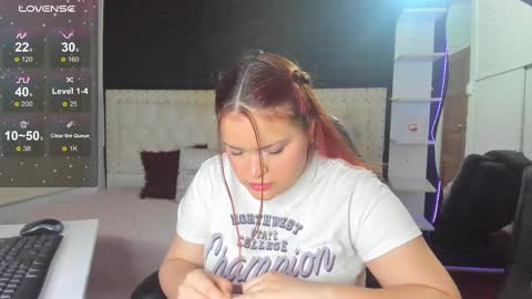 Snapshot of melanie_hh chatting on 03.10.25 Melanie online show from 03.10.25