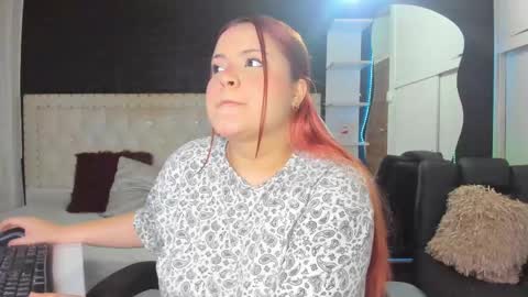 Snapshot of melanie_hh chatting on 03.11.25 Melanie online show from 03.11.25