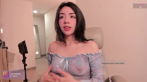 Snapshot of melanie_owo chatting on 10.11.25 Melanie online show from 10.11.25