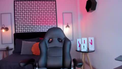 Melanie online show from 11.27.25