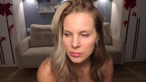 Melanie Bennett online show from 01.05.26