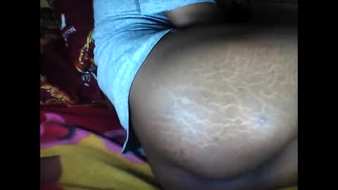 Snapshot of melanih chatting on 12.23.25 melanih online show from 12.23.25