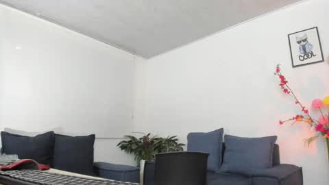 Snapshot of melaniie_roussel chatting on 10.21.25 melaniie_roussel online show from 10.21.25