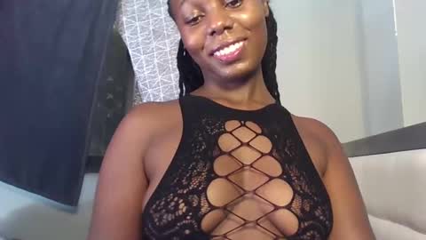 Snapshot of melanin_sassy96 chatting on 12.02.24 bad lil shawry online show from 12.02.24