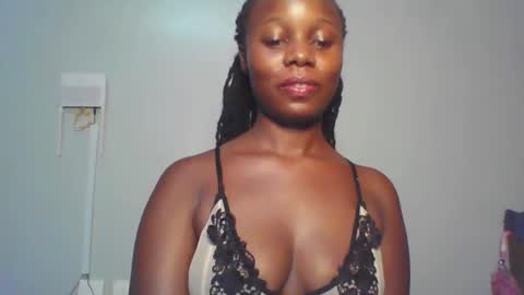 Snapshot of melanin_sassy96 chatting on 12.04.24 bad lil shawry online show from 12.04.24