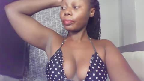 Snapshot of melanin_sassy96 chatting on 12.05.24 bad lil shawry online show from 12.05.24