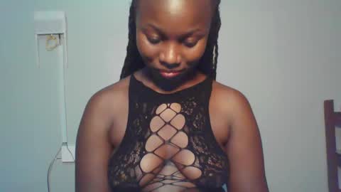 Snapshot of melanin_sassy96 chatting on 12.06.24 bad lil shawry online show from 12.06.24