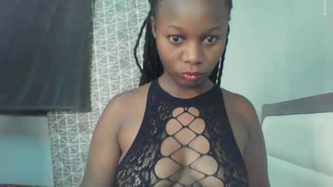 Snapshot of melanin_sassy96 chatting on 12.08.24 bad lil shawry online show from 12.08.24