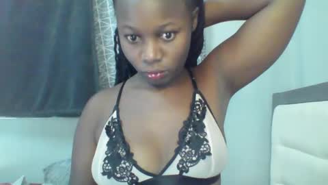 Snapshot of melanin_sassy96 chatting on 12.09.24 bad lil shawry online show from 12.09.24