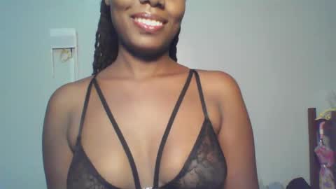 Snapshot of melanin_sassy96 chatting on 12.11.24 bad lil shawry online show from 12.11.24