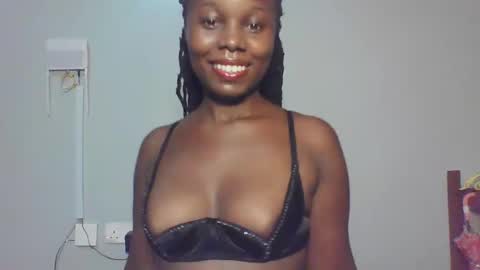 Snapshot of melanin_sassy96 chatting on 12.14.24 bad lil shawry online show from 12.14.24