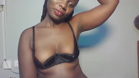 Snapshot of melanin_sassy96 chatting on 12.16.24 bad lil shawry online show from 12.16.24
