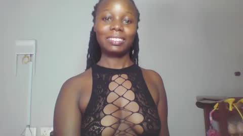 Snapshot of melanin_sassy96 chatting on 12.18.24 bad lil shawry online show from 12.18.24